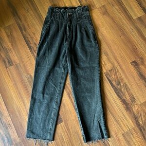 Abercrombie & Fitch A&F High Rise Black Mom Jean Size 26 2 Short
